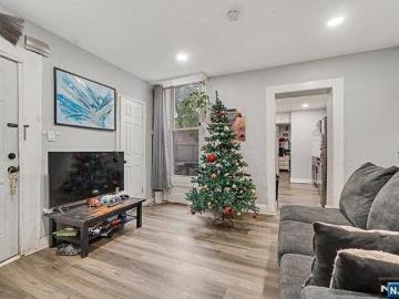 house with 8 bedroom, Bloomfield NJ ES103162350
