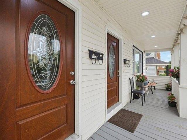 house with 8 bedroom, Everett MA ES105557537