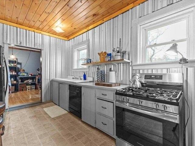 house with 8 bedroom, Ferrisburgh VT ES105633598