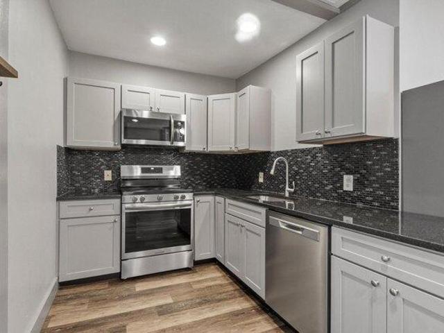 house with 8 bedroom, Fitchburg MA ES105330503