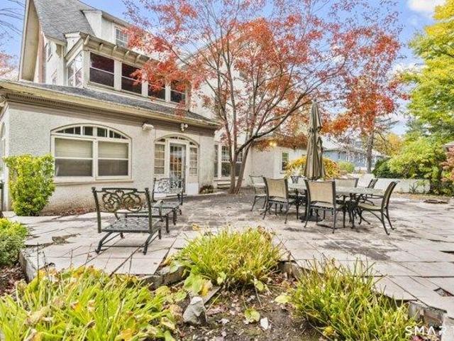 house with 8 bedroom, Hartford CT ES105613924