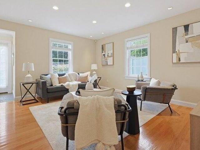 house with 8 bedroom, Needham MA ES105387476