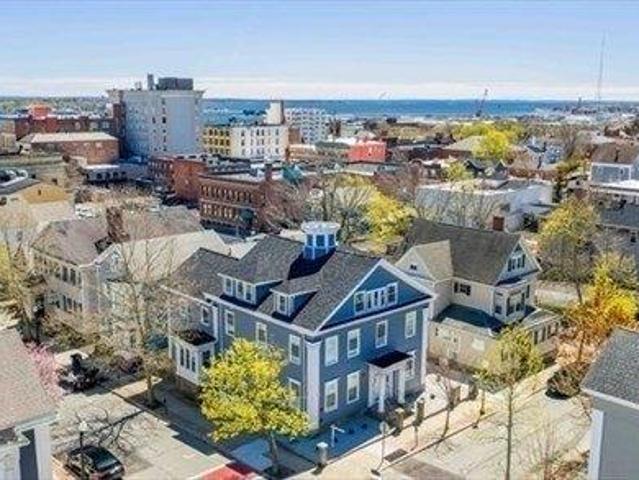 house with 8 bedroom, New Bedford MA ES104848694