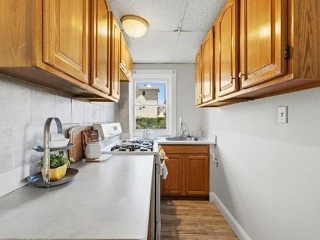 house with 8 bedroom, New Bedford MA ES105691960
