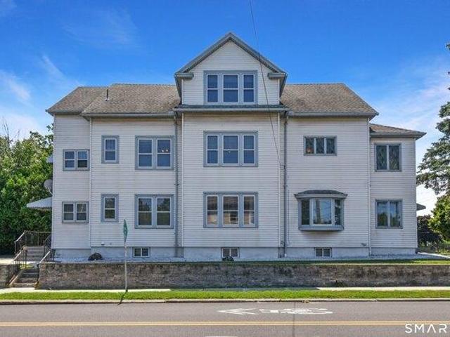 house with 8 bedroom, New Britain CT ES105590335