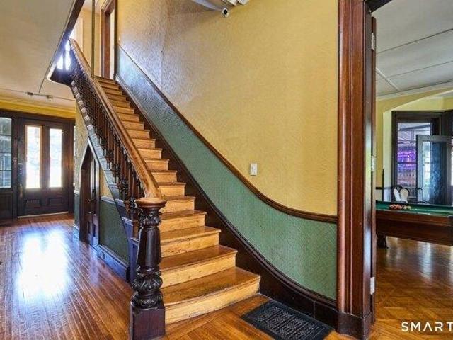 house with 8 bedroom, New Haven CT ES105416527