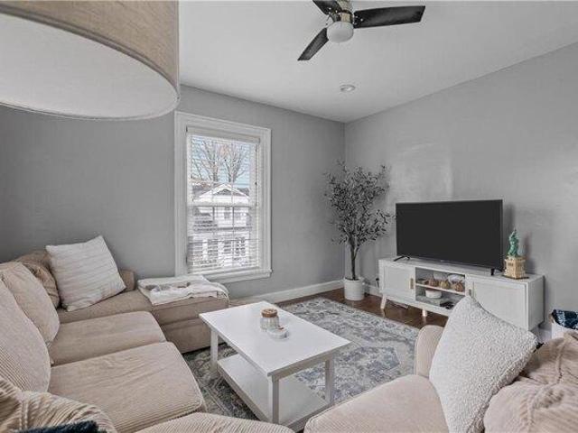 house with 8 bedroom, Newport RI ES105474049