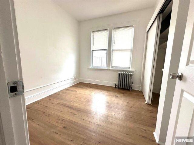 house with 8 bedroom, Palisades Park NJ ES105678528