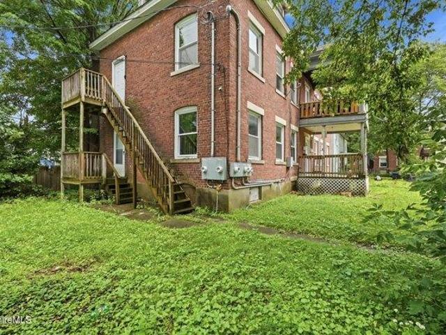 house with 8 bedroom, Pittsfield MA ES104543243