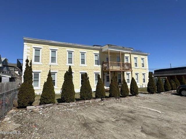 house with 8 bedroom, Pittsfield MA ES104568985