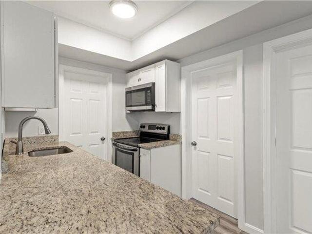 house with 8 bedroom, Providence RI ES104791513