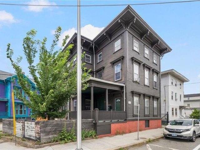 house with 8 bedroom, Providence RI ES104848281