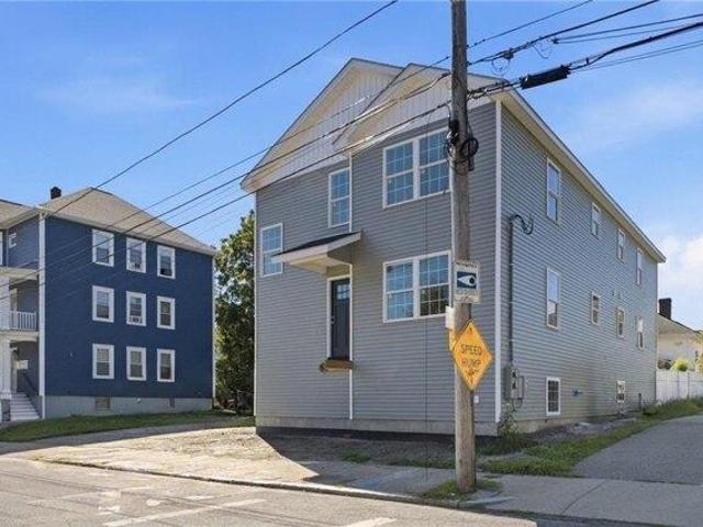 house with 8 bedroom, Providence RI ES104848540