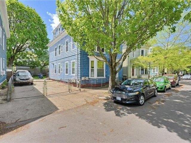 house with 8 bedroom, Providence RI ES104946503