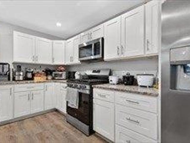 house with 8 bedroom, Revere MA ES105423869