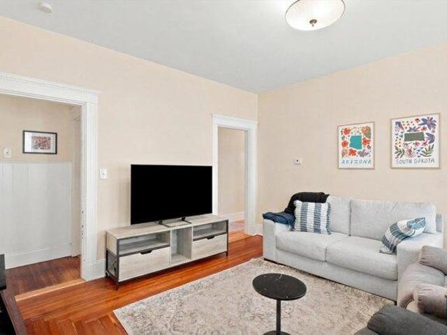house with 8 bedroom, Somerville MA ES105560120