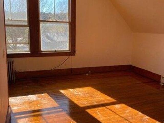 house with 8 bedroom, Springfield VT ES105316453