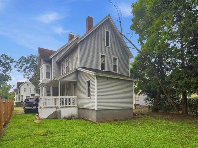 house with 8 bedroom, Springfield MA ES105256878