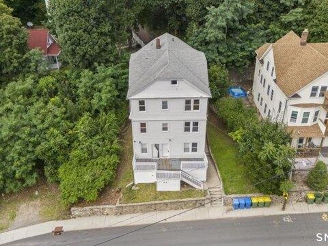 house with 9 bedroom, Waterbury CT ES105586569