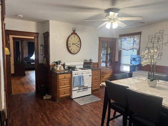 house with 9 bedroom, Worcester MA ES104441221