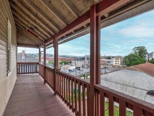 house with 9 bedroom, Worcester MA ES104514170