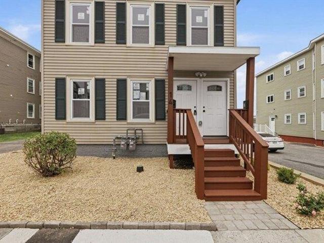 house with 9 bedroom, Worcester MA ES104539551
