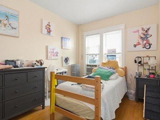 house with 9 bedroom, Worcester MA ES104567036
