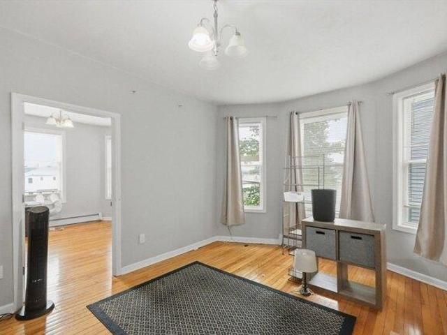 house with 9 bedroom, Worcester MA ES104604463