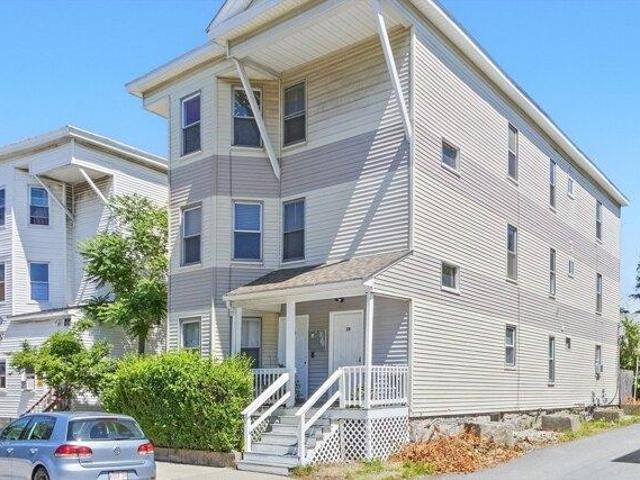 house with 9 bedroom, Worcester MA ES104604317