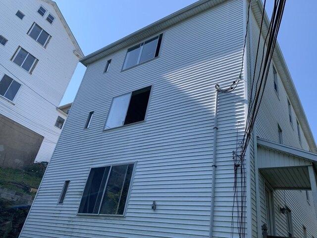 house with 9 bedroom, Worcester MA ES105402392