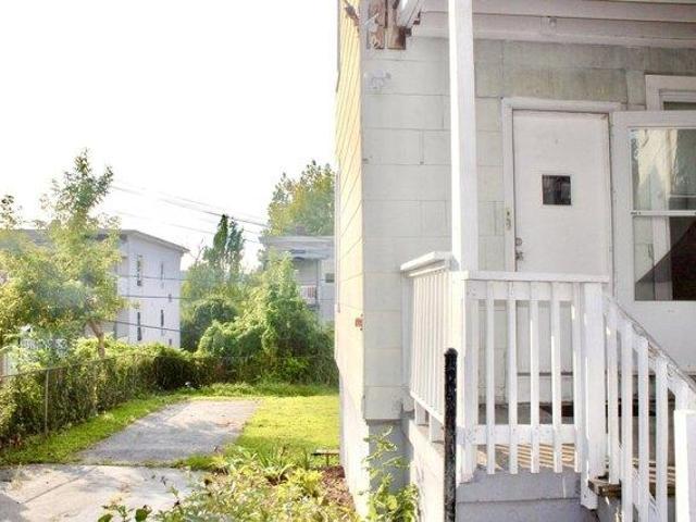 house with 9 bedroom, Worcester MA ES105350863