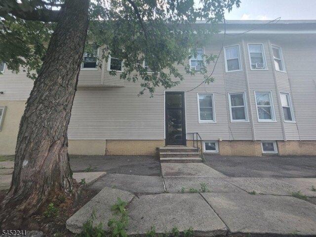 house with 9 bedroom, Bloomfield NJ ES105870261