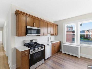 house with 9 bedroom, Bloomfield NJ ES103188642