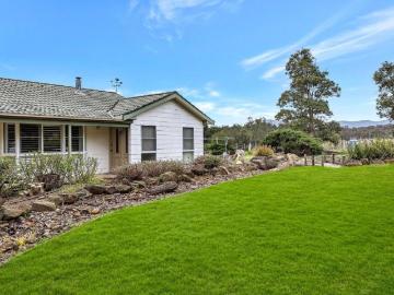 House 9 Bedroom For Rent Broke New South Wales 1804000 ES100449339
