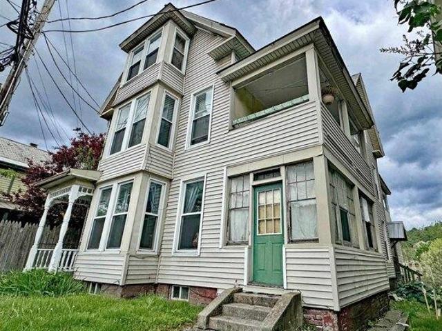 house with 9 bedroom, Brattleboro VT ES104076960