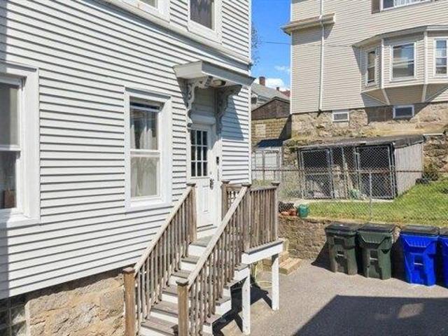 house with 9 bedroom, Fall River MA ES105536998