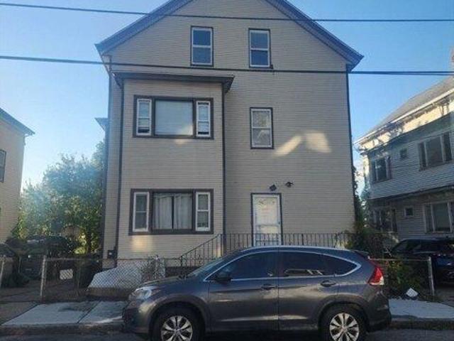 house with 9 bedroom, Fall River MA ES105652126