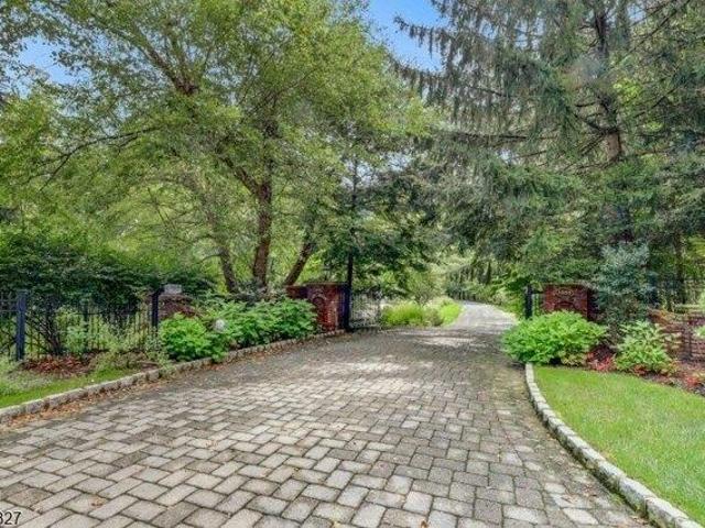 house with 9 bedroom, Franklin Lakes NJ ES105255412