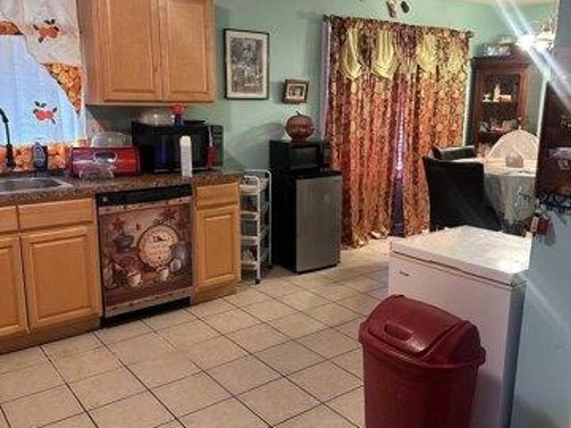 house with 9 bedroom, Hartford CT ES105258515