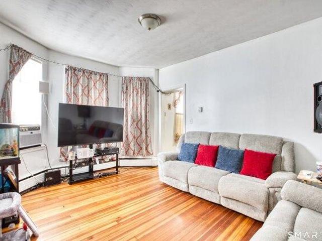 house with 9 bedroom, Hartford CT ES105478024