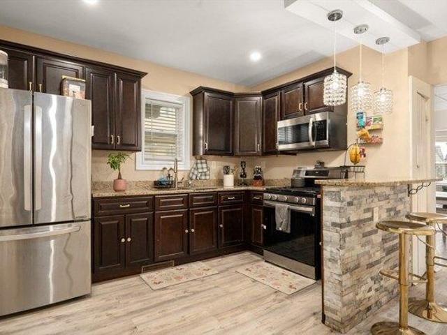 house with 9 bedroom, Lawrence MA ES104605938