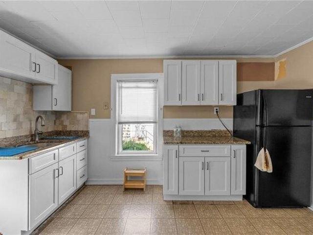 house with 9 bedroom, Lincoln RI ES104445480