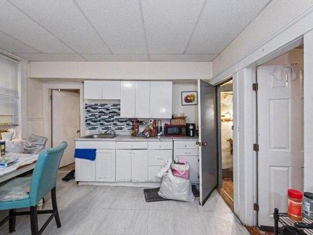house with 9 bedroom, Lowell MA ES105536501