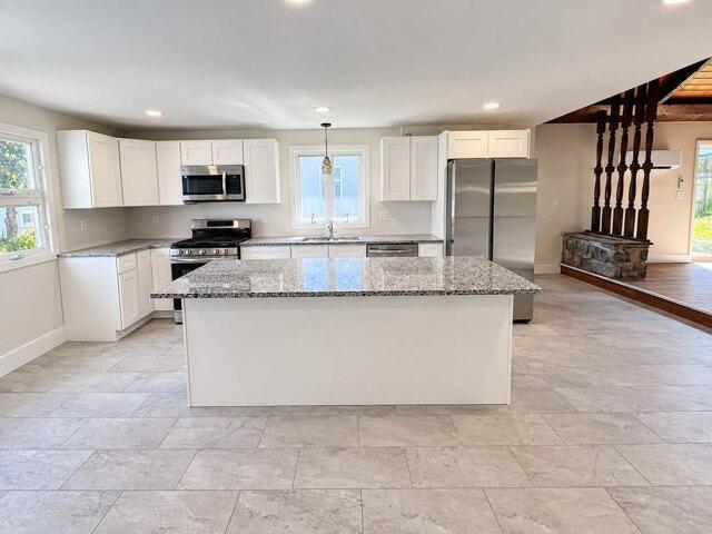 house with 9 bedroom, New Bedford MA ES105751685