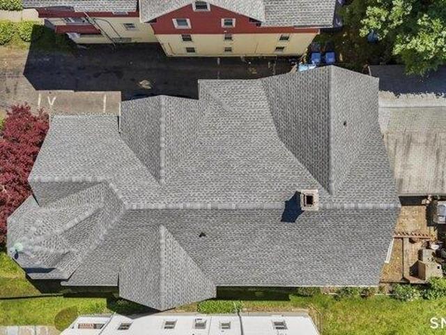 house with 9 bedroom, New Britain CT ES105495321