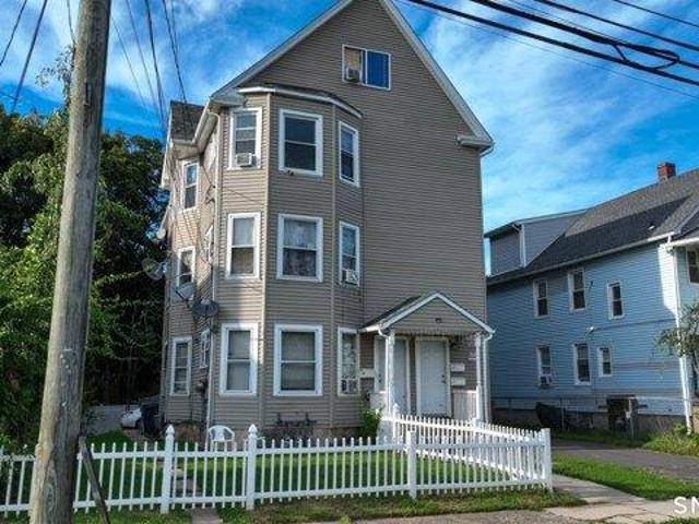 house with 9 bedroom, New Britain CT ES105562304