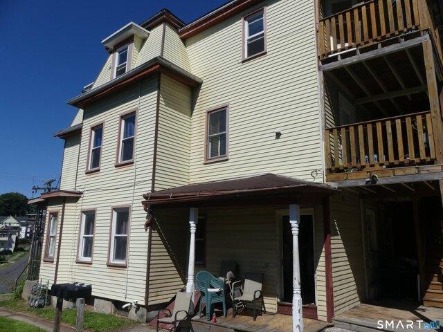 house with 9 bedroom, New Britain CT ES105577124