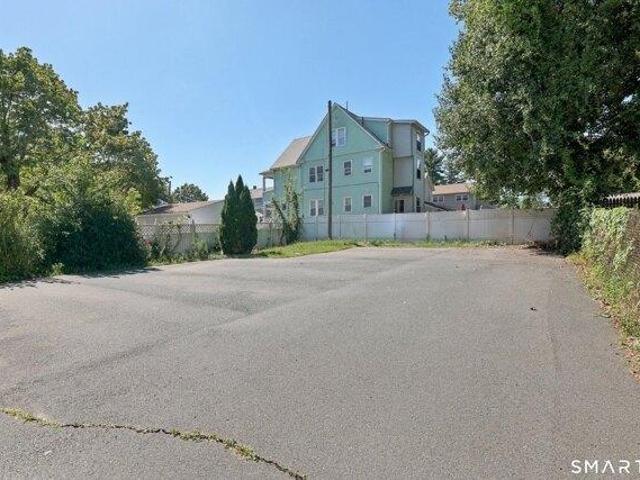 house with 9 bedroom, New Britain CT ES105613726