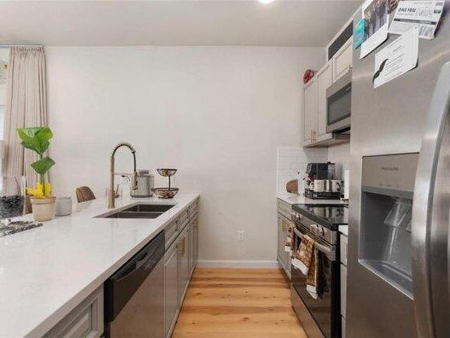 house with 9 bedroom, Pawtucket RI ES105428239
