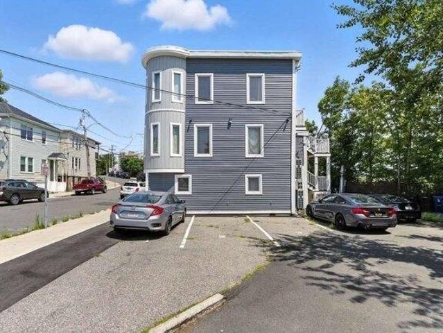 house with 9 bedroom, Revere MA ES105402118